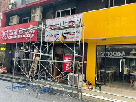 德昌制作广告招牌如何避免它发黄？